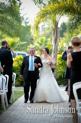 Best Lakeside wedding at Paradise Cove in Orlando, Florida - Wedding photographer - Sandra Johnson (SJFoto.com)